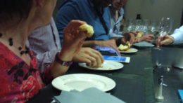 Caccia al Tesoro con iPad per team building interattivi 2.0 city game mangia prega ama como Caccia al Tesoro con iPad per team building interattivi 2.0 city game mangia prega ama como