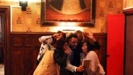 Caccia al Tesoro con iPad per team building interattivi 2.0 foto fantasma del castello teamwork Varese Caccia al Tesoro con iPad per team building interattivi 2.0 foto fantasma del castello teamwork Varese